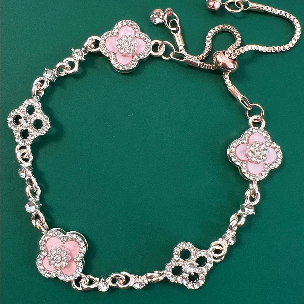 5 Clover Bracelet - Picture 2 of 5